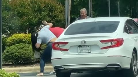 Drivers fight at North Carolina gas station as fuel shortage persists