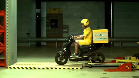 40 km/hr CRASH TEST