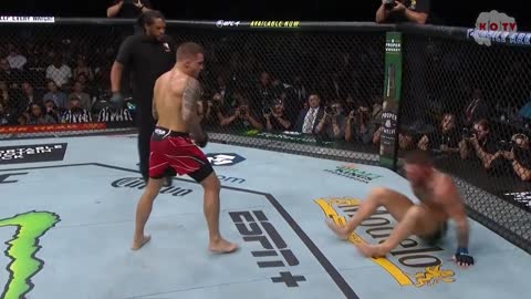 Conor McGregor vs Dustin Poirer | leg break