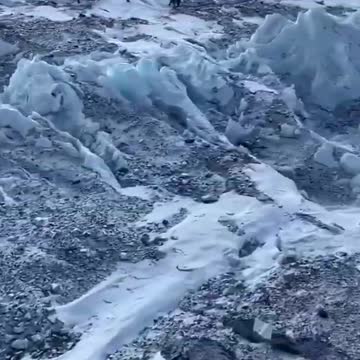 mountain Everest base camp