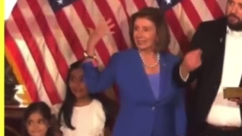 ΣΠΡΩΧΝΕΙ ΤΟ ΜΙΚΡΟ ΠΑΙΔΊ!Nancy Pelosi,