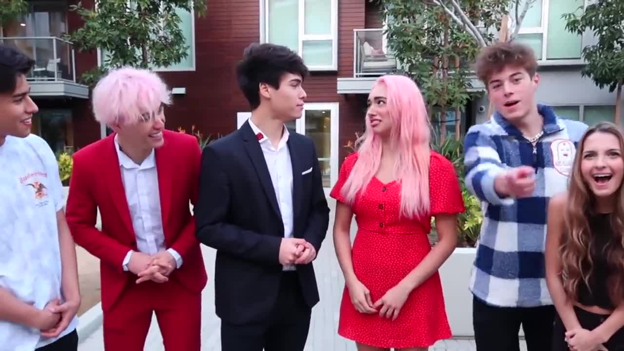 VALENTINE'S DAY PROPOSAL PRANK :)))