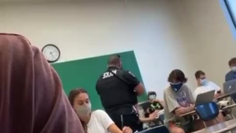 Student dragged out of classroom for not wearing mask in University of Tennessee!