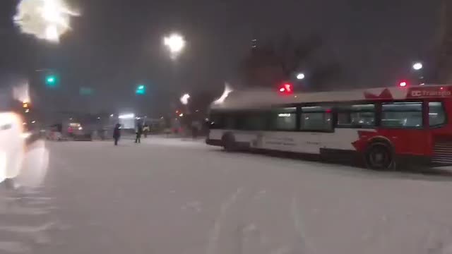 UNMARKED vans and buses being shuttled in & out of parliament at midnight- Freedom convoy 2022