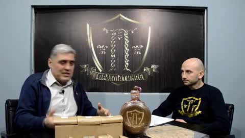 Da li se dodvorava Vučiću (Miroljub Petrović)