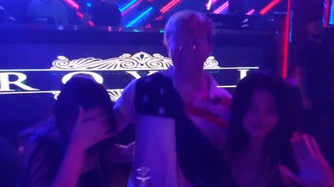 Picking Up Girls in Manila