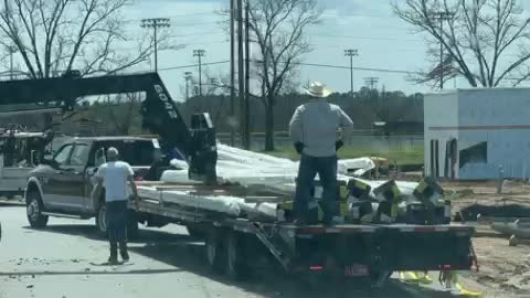 WHITEAMERIENGLISH CAN JUMP