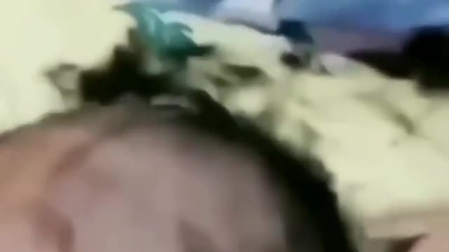 il s'est fait coiffer par ces enfants