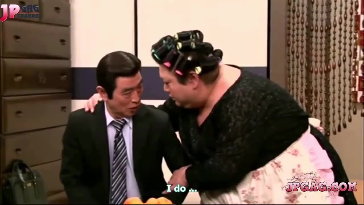 THE SUMO WIFE - Funniest JAPANESE Comedy Prank Show