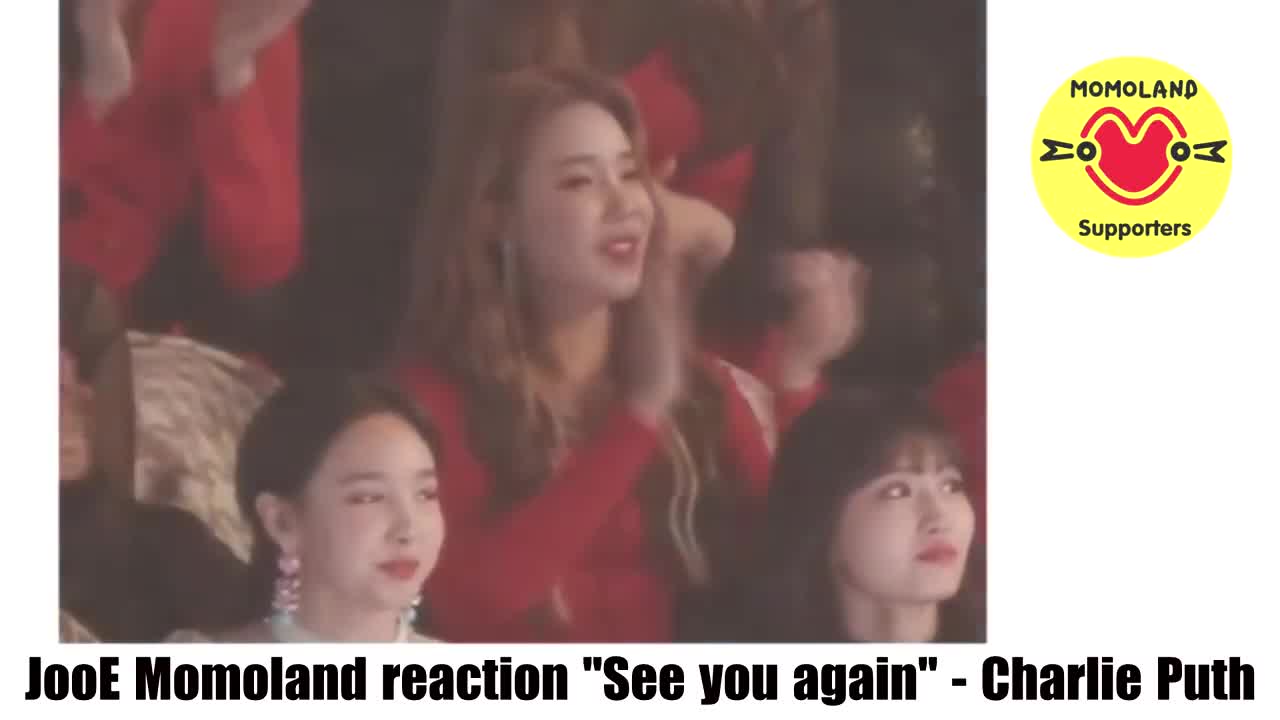 JooE MOMOLAND's reaction to "wearing pants" when watching Charlie Puth sing "See you again"