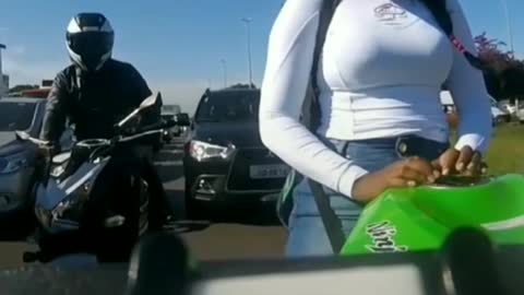 Mulheres são loucas por motos