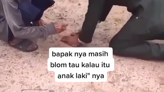 BERPANGAKAT tapi tunduk pd PETANI biasa