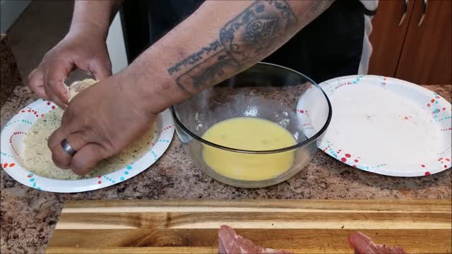 Mouthwatering & Crunchy Fried Pork Chops Recipe 👌