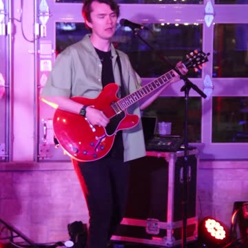 7000 Apart sings Katrina's song Walking On Sunshine