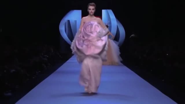 Dior catwalk scene