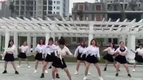 Dance of super cute girls