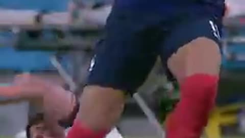Mbappe is too fast for Hummels