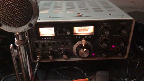 The Yaesu FT-101E in the shack!