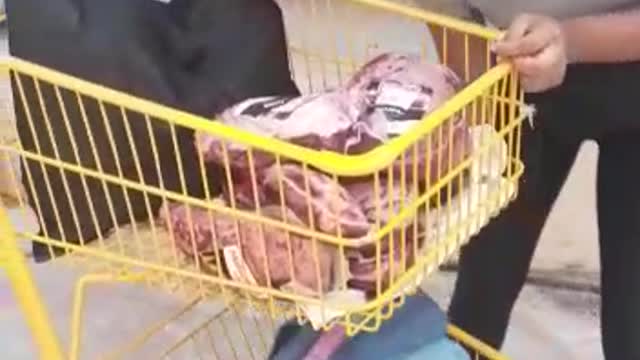 Ladra de carne conhecida como Barbie Cue!