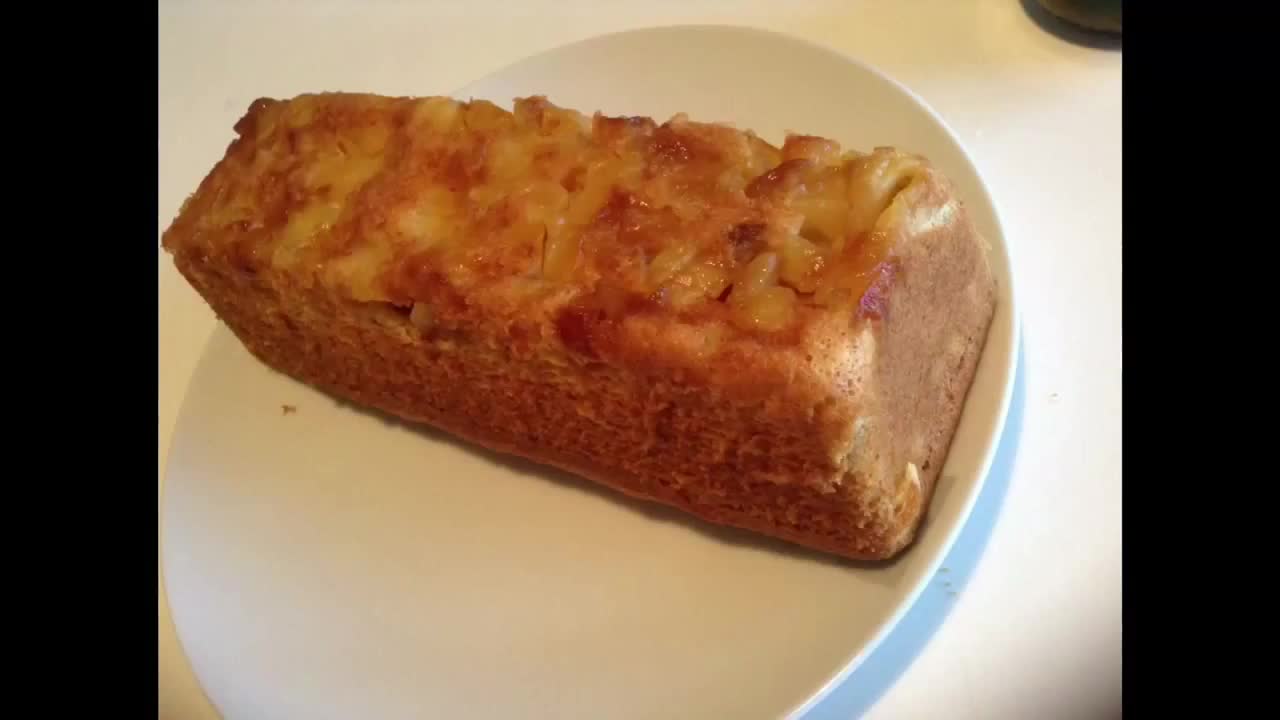 QUICK AND EASY WHITE CHEESE AND APPLE CAKE RECIPE