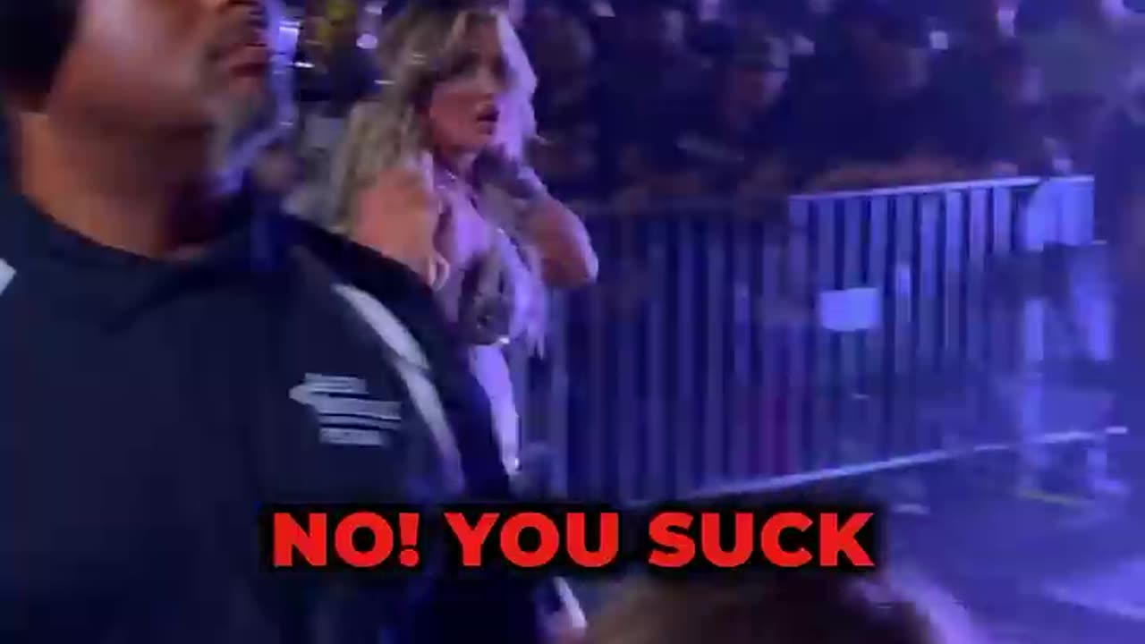 Tiffany Stratton gets heckled by Fan #wwe #wwesupershow #wrestling #wweraw #wwenxt #beckylynch