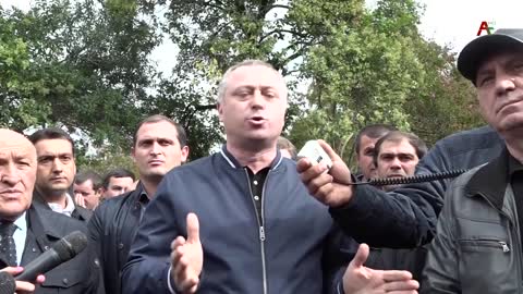 Сухуми митинг у здания парламента - 04.10.2021