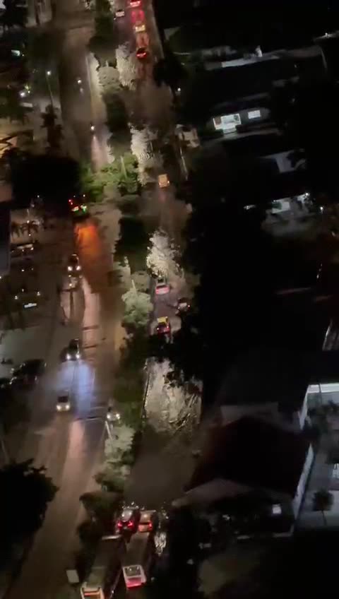 Video: Marea alta inunda calles de Bocagrande e infantería de marina