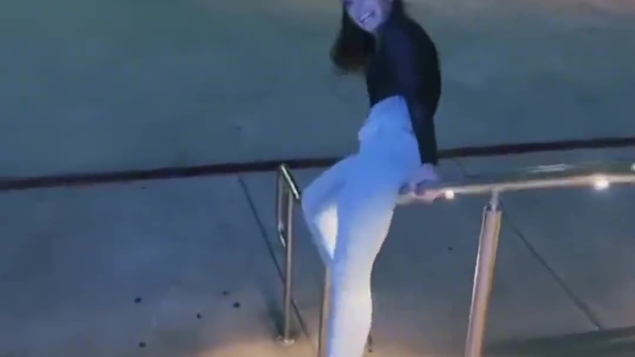 The girl showed off her style funnyvideo full watch