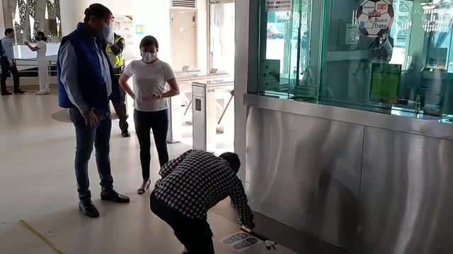 Alcalde de Bucaramanga verificó los protocolos de bioseguridad en estaciones de Metrolínea 2