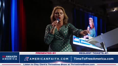 Lara Logan Gives Mikki Willis's Courage 19 Awards For Journalism With Mel K San Antonio 11-21-21