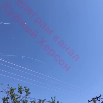 Russian air defense work over Kherson. At least 5 intercepted targets.