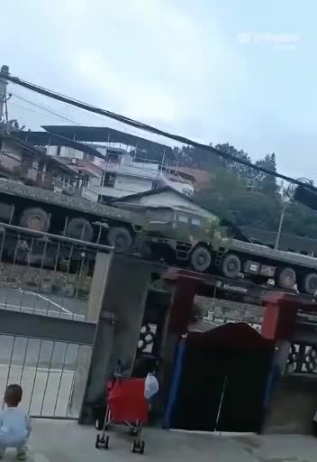 Η Κίνα μεταφέρει το PHL-16 MLRS σε μια επαρχία μόλις 180 χλμ από την Ταιβάν