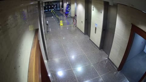 8003FCOB01ElevatorLobby_2021-01-06_05h40min00s530ms.mp4