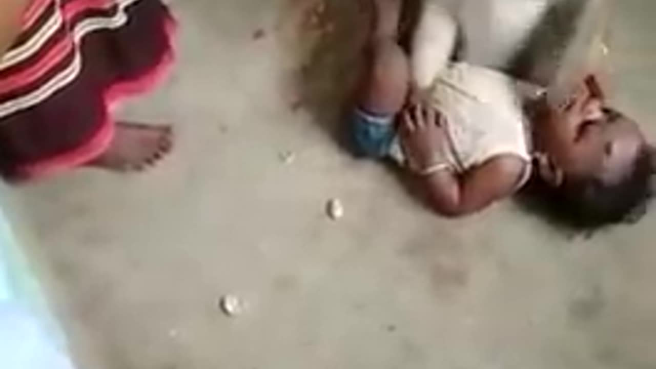 Monkey kidnap a baby but then humans show