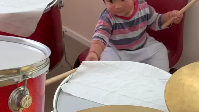 Baby playing drum 🥁