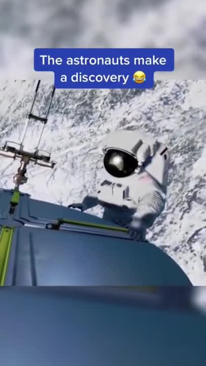 A_hole astronauts 🤣 credits @Hummy's VR Comedy