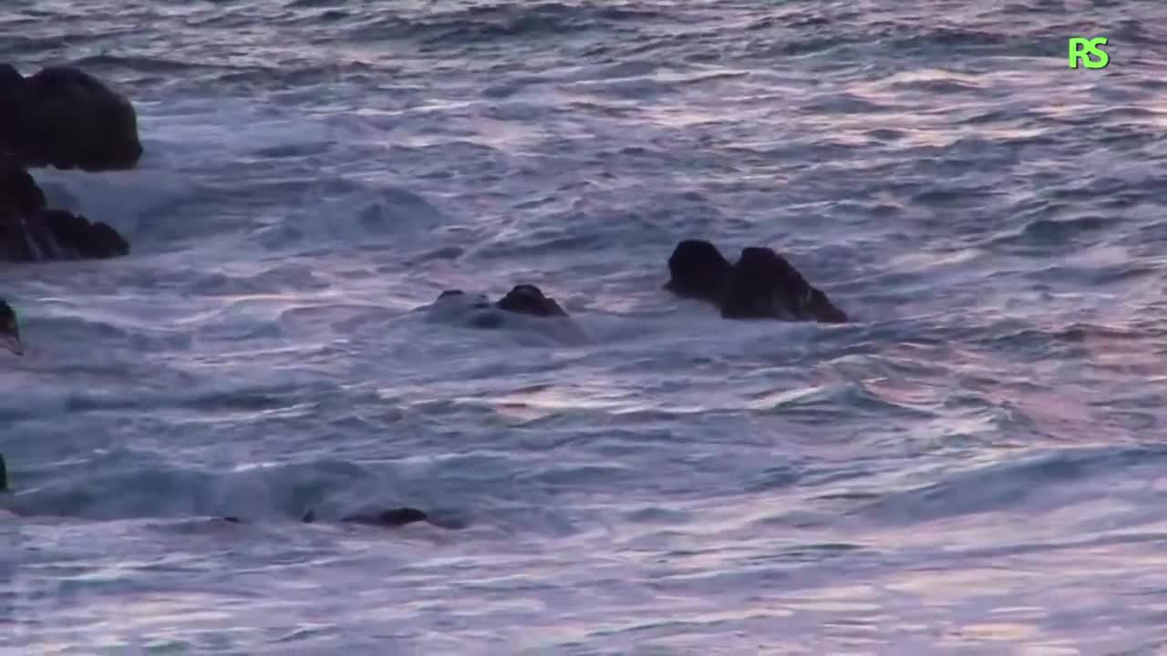 An unimaginable sunset in the Pacific Ocean