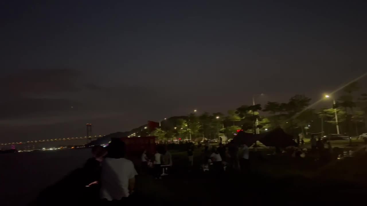 Weiyuan Fortress Dajiang Bridge at night