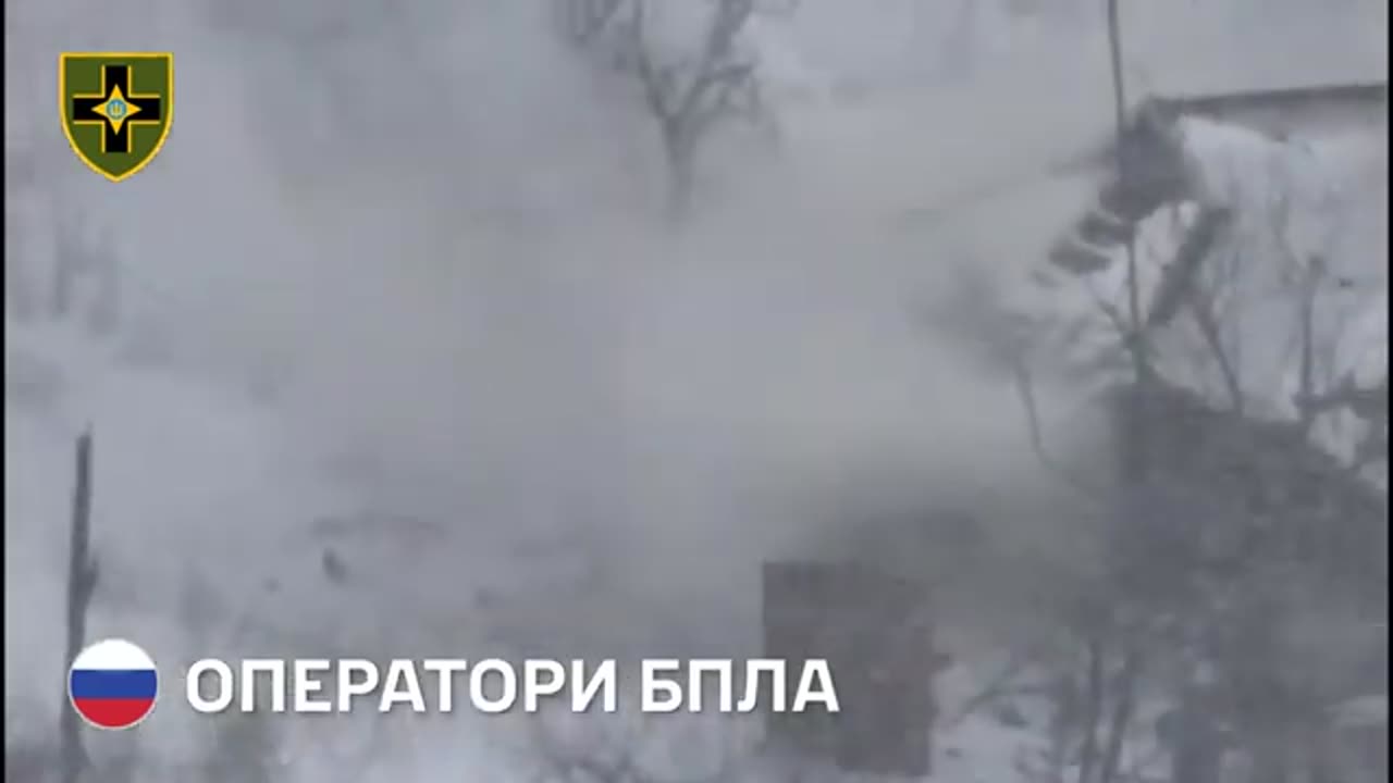 Ukrainian Tank Fires on Cornered Russian Drone Pilots