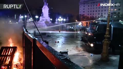 Neredi u Argentini nakon što je senat odbio legalizaciju pobačaja