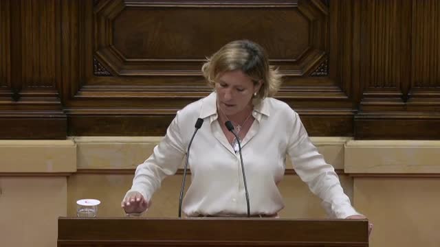 Fuster: "Pido a la señora Borràs que dimita antes de que el Reglamento le obligue a hacerlo"