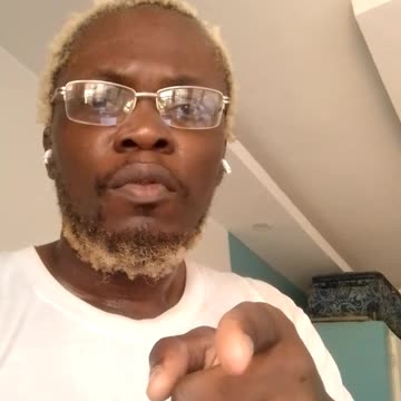 Politicien dit "Cest sa soeur qui fait"