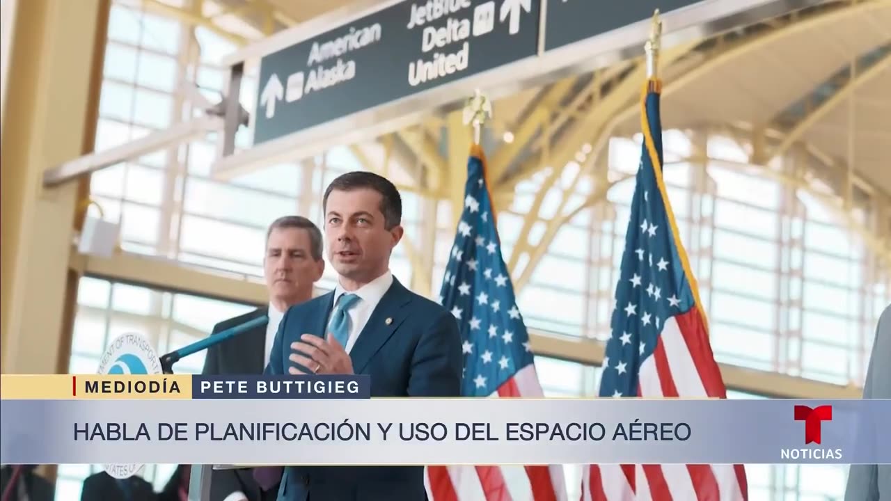 Pete Buttigieg comparó los derechos de pasajeros aéreos actuales con los de navidades pasadas