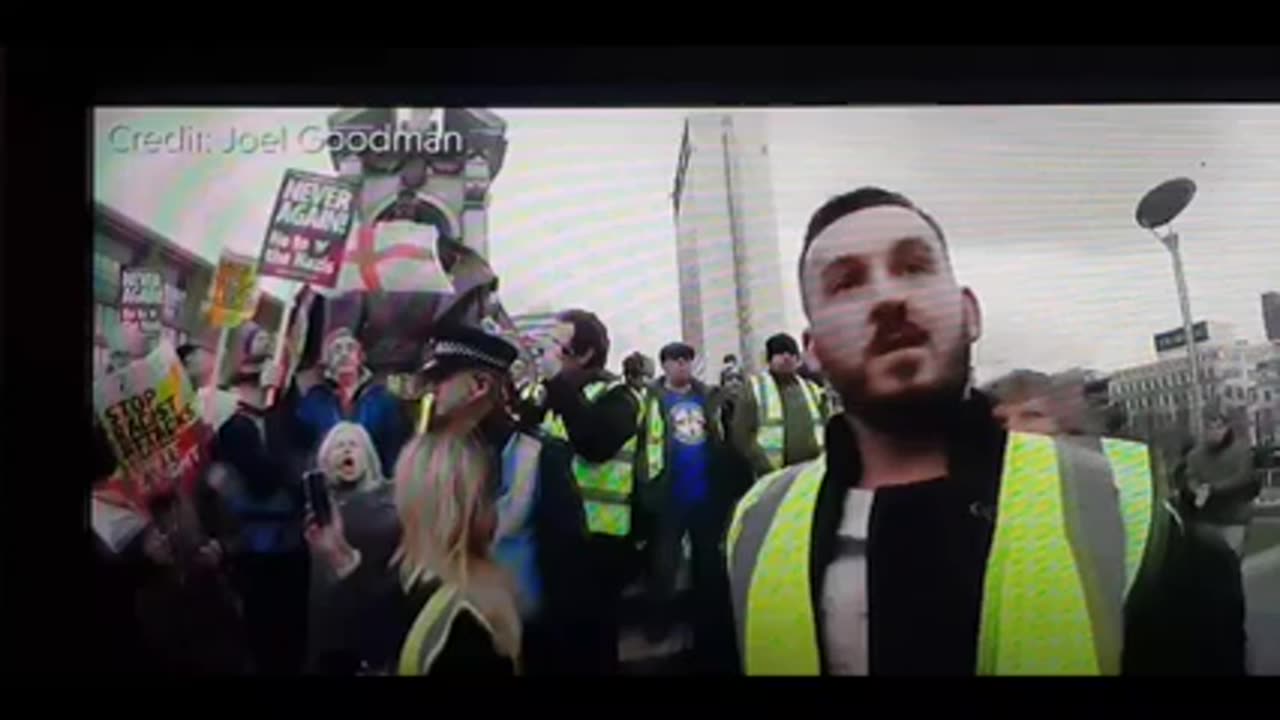 TERRORIST THREATENS TO BEHEAD JOUNALIST CAUGHT ON CAMERA