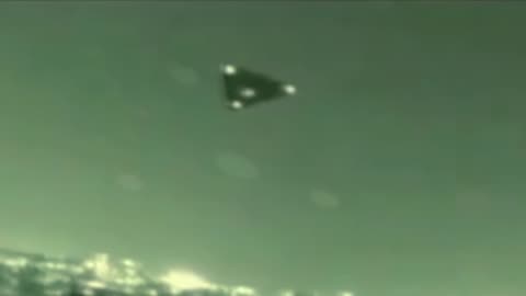 Shocking Close-Up Video Of Triangle UFO Over City
