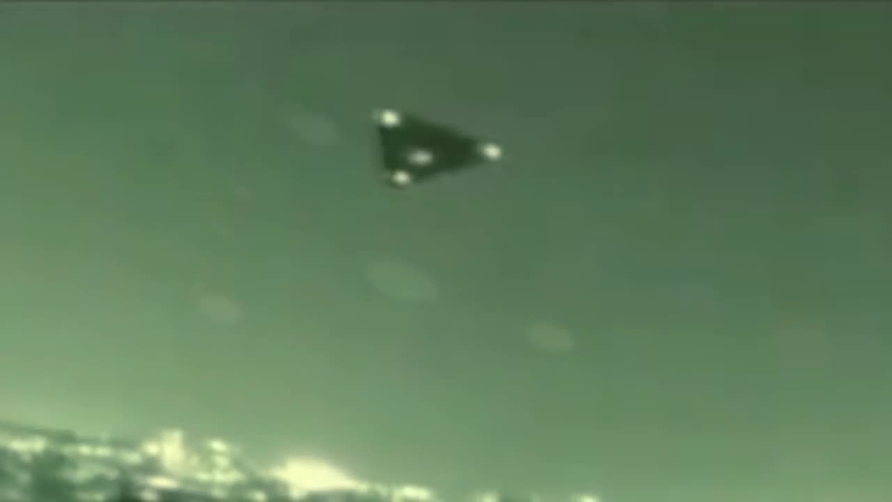 Shocking Close-Up Video Of Triangle UFO Over City