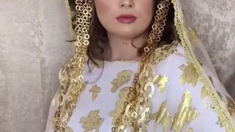 Algerian woman in traditional Algerian dress