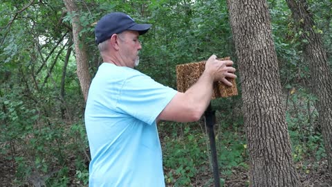 FEEDING DEER BLOCKS. THE TX HOG BLOCKERS T-POST MOUNT
