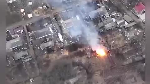 🔥Russian drone - Ukrainian Armed Forces fighting from a settlement among residential buildings❗️