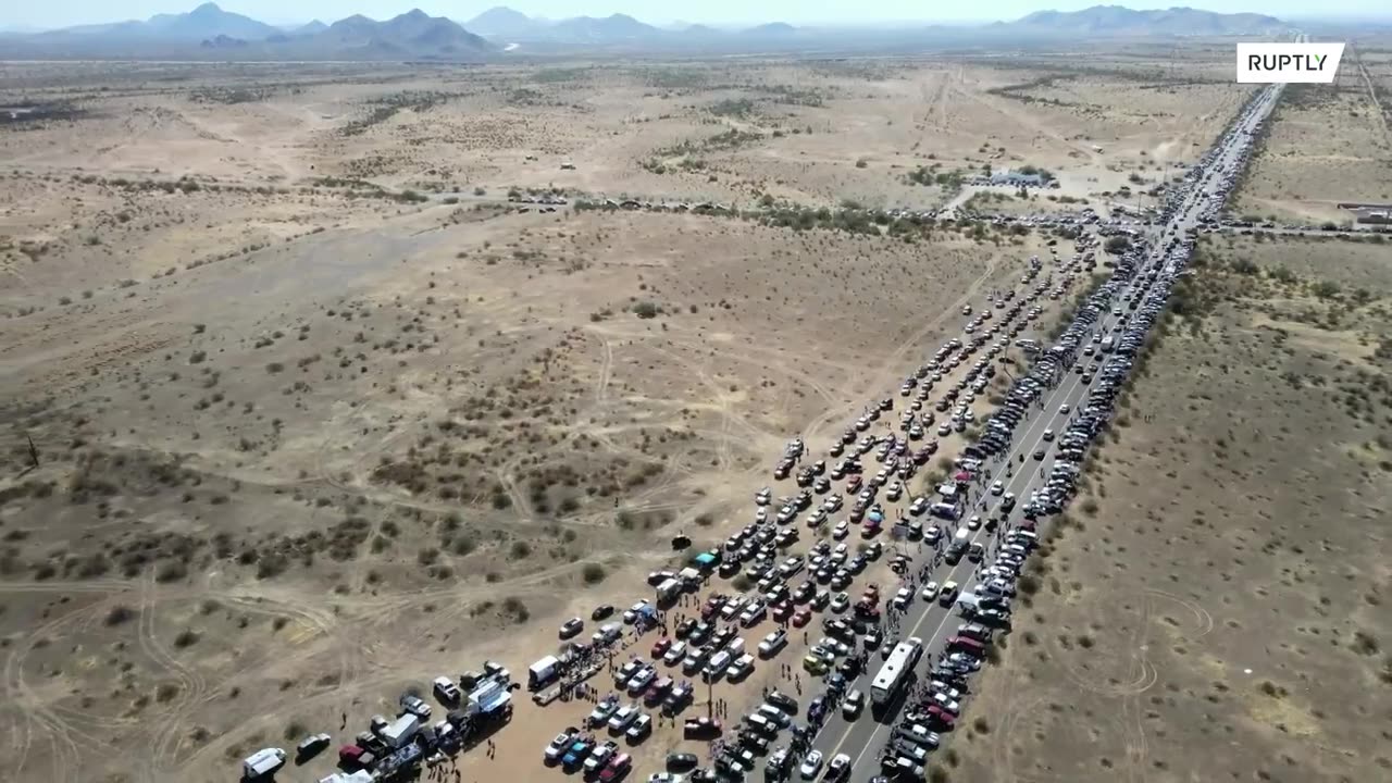 CROWD COMPARISON OF 2020 PRESIDENTIAL CANDIDATES: USA Trump supporters in Arizona